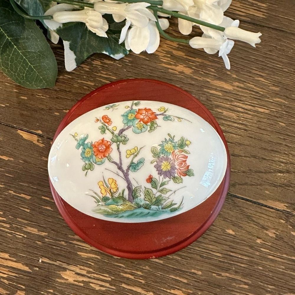 Porcelaine‎ De Paris Oval  covered trinket box red yellow & blue flowers Vintage